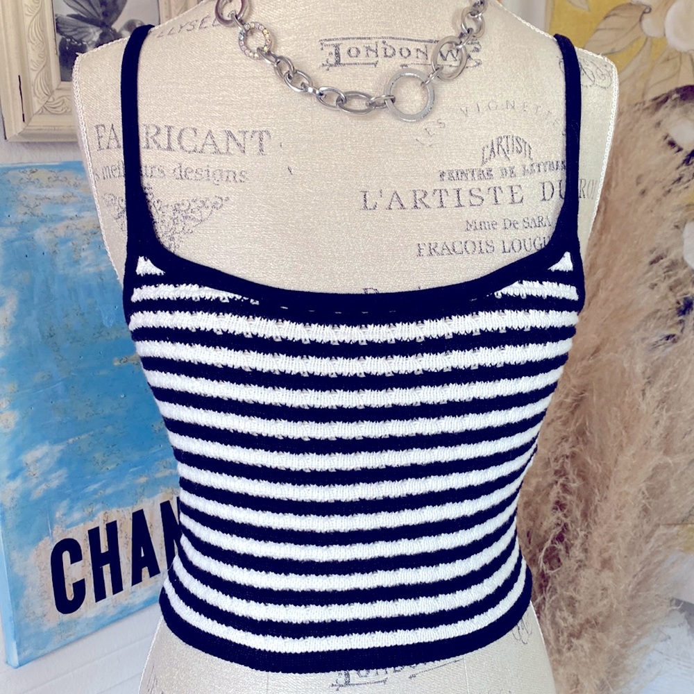 Forever 21 B&W Striped Knit Lace-Up Back Tank Top Sz. M/S  Crop Top